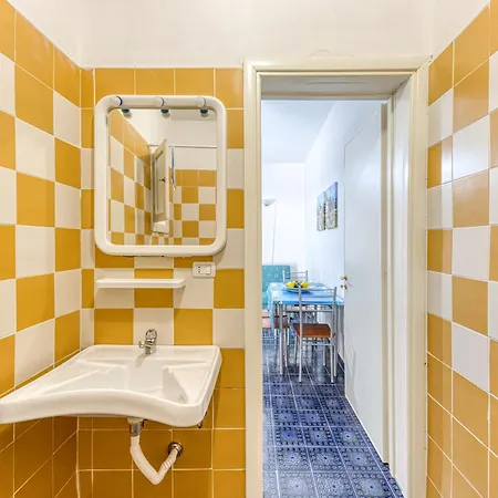 Mono Glicine Apartman Torre Pali